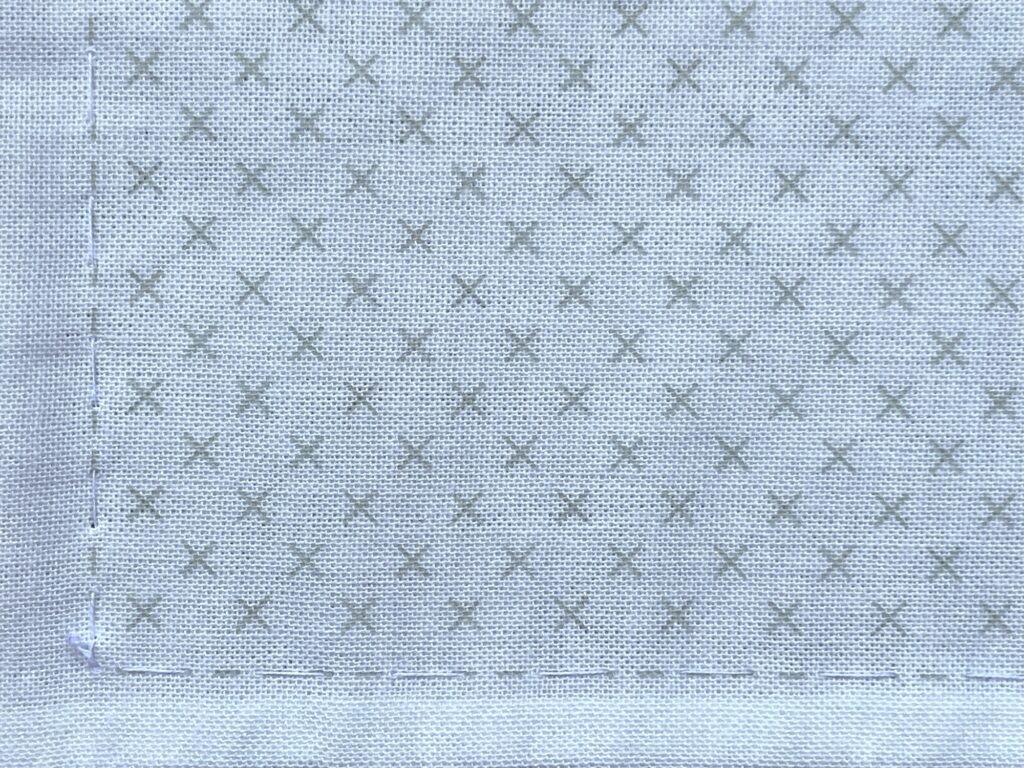 刺し子の花ふきん～クロス方眼応用くぐり刺し　波