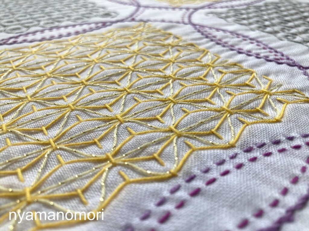 刺し子の花ふきん～麻の葉と銭刺し