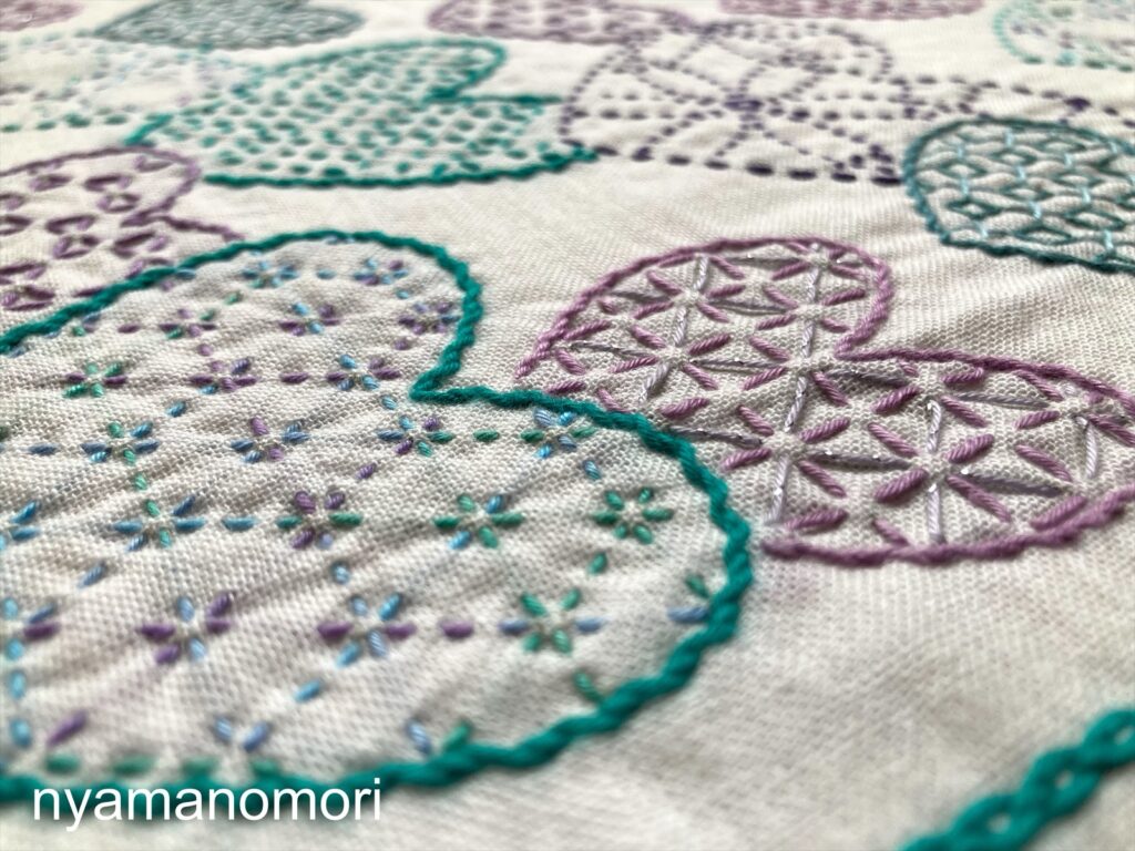 刺し子の花ふきん～寄せ模様ハート