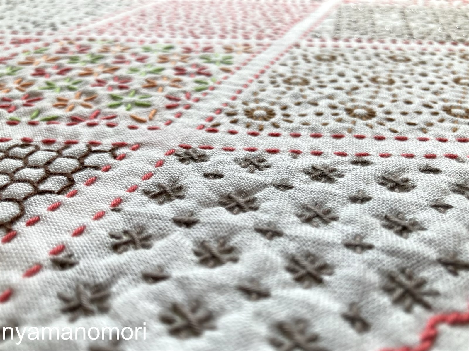 刺し子ダイヤならべの花ふきん